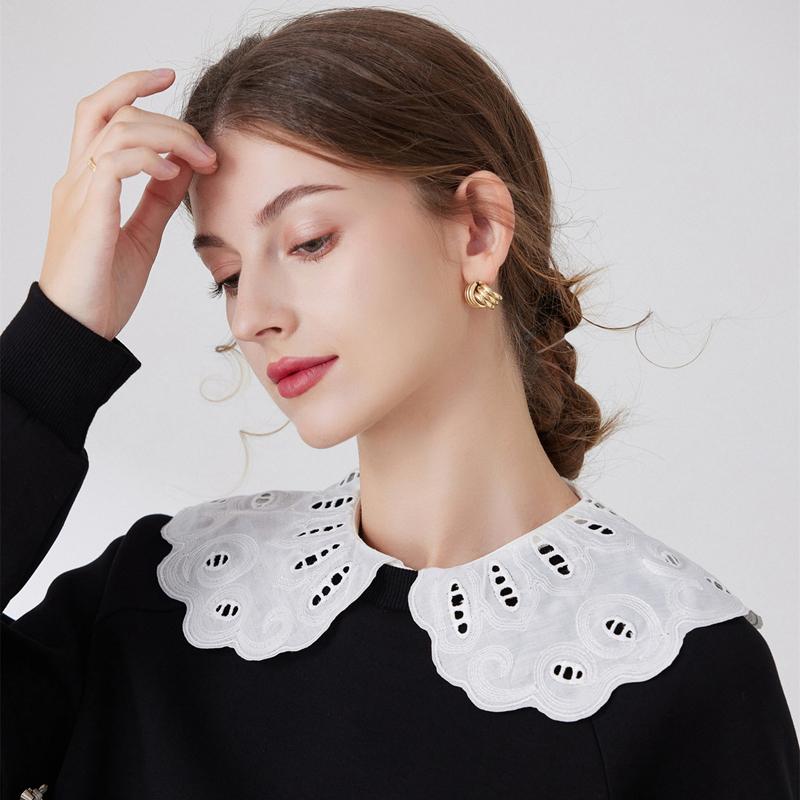 Elegant Detachable Hollow Out Floral Fake Collar White Shirt Blouse Lapel False Collar For Women Girls Decoration Accessory