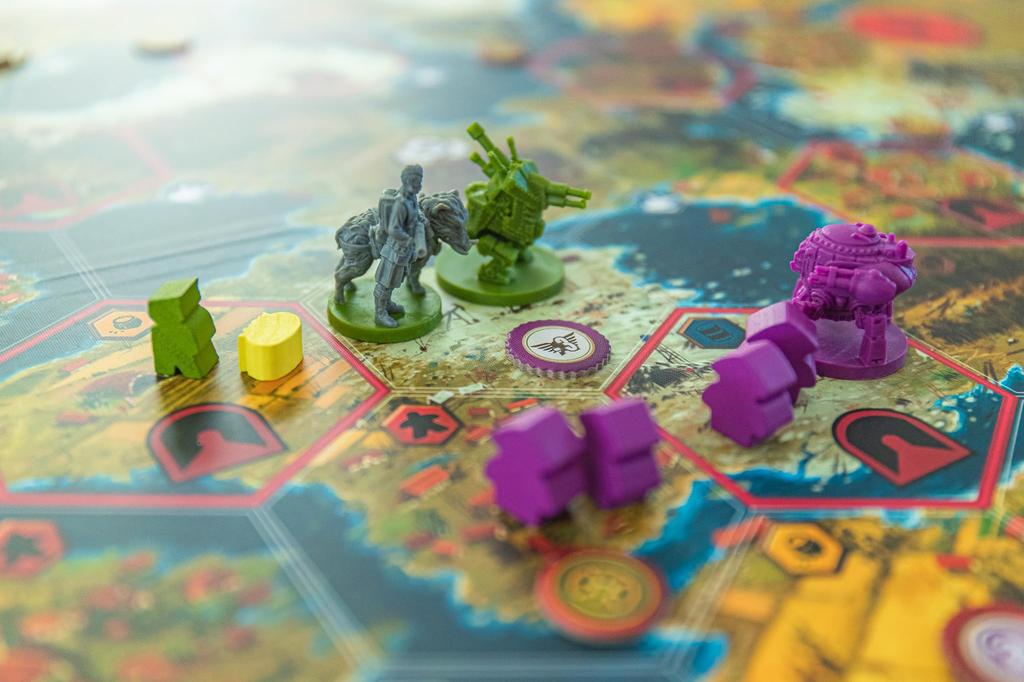 Stonemaier Games Scythe: Дополнение «Пришельцы издалека» (Требуется Scythe) 1-7 игроков, 90-140 минут игрового времени, возраст 14+