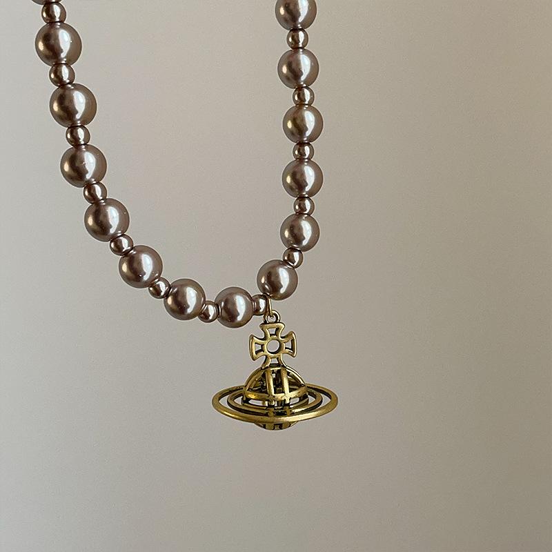 Трехмерная подвеска «Планета» с мокко-золотым коричневым жемчужным ожерельем для женщин, нишевый дизайн, чувство моды, универсальная цепочка на шею, цепочка на свитер