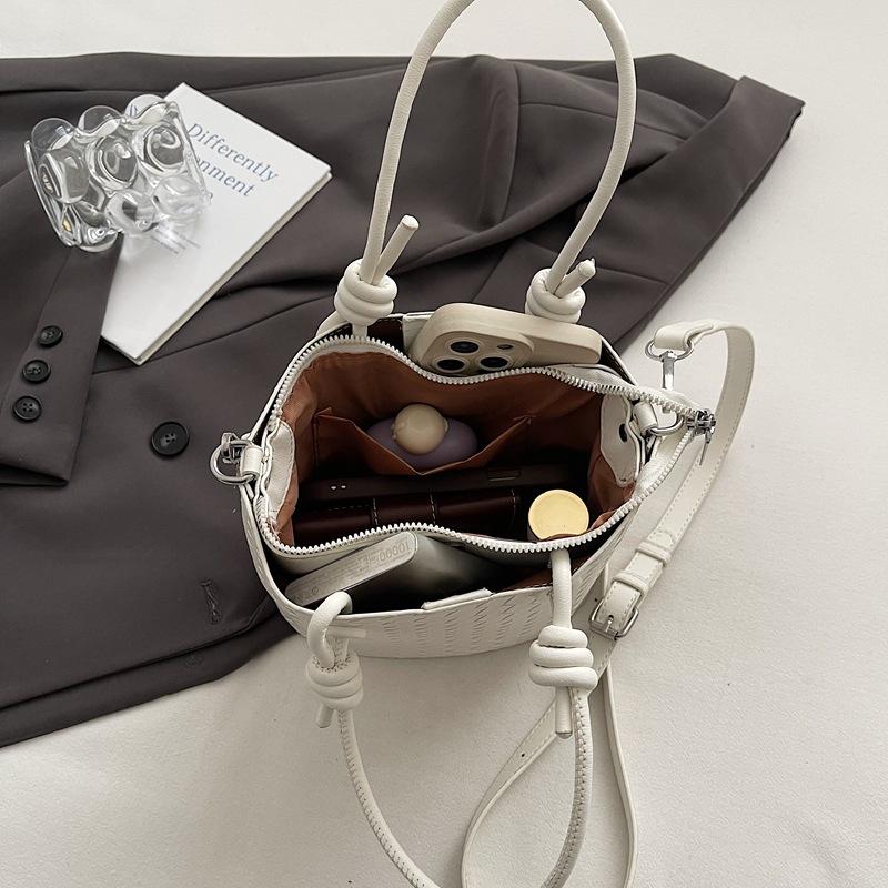 Bag Women's New Fashion Versatile Messenger Bag Casual Shoulder Bag