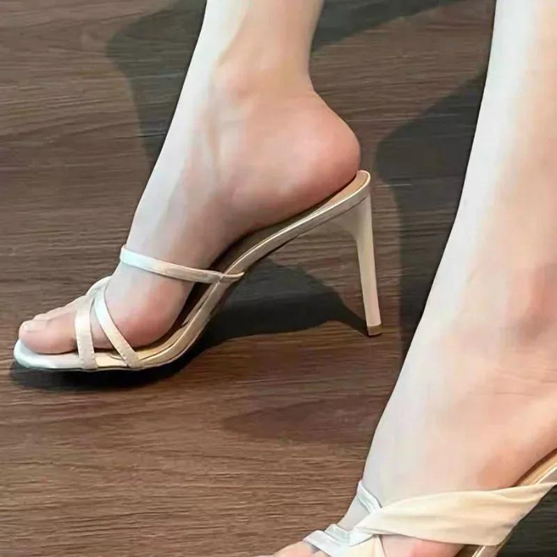 2025 High Quality Open Toe Women's Slippers Solid Color Stiletto Heel Versatile Pointed Toe Summer Women's Shoes for Outer Wear