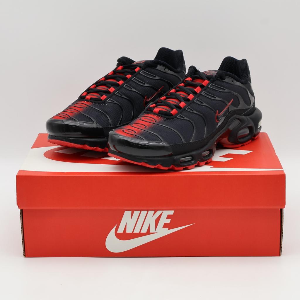 IM4868-010 Nike Air Max Plus Черный Красный (Мужской)
