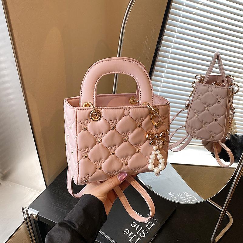 Spring New Princess Diana Bag Women's Casual Handbag Niche Texture Fashionable Versatile Shoulder Messenger Bag