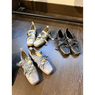 Версия из овчины~ Корейская версия туфель Мэри Джейн с квадратным носком и перепонкой на подъеме, французские туфли с мелким вырезом, бантом и перекрестной пряжкой, на толстом каблуке