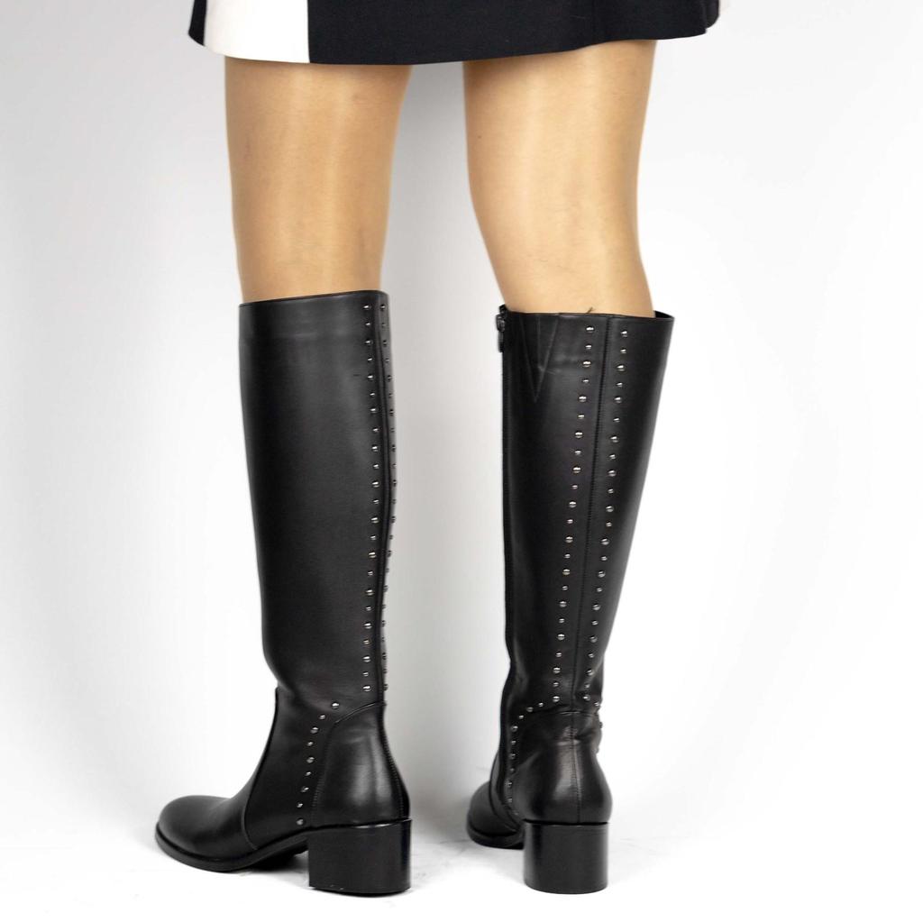 Женские сапоги из натуральной кожи на среднем каблуке до колена