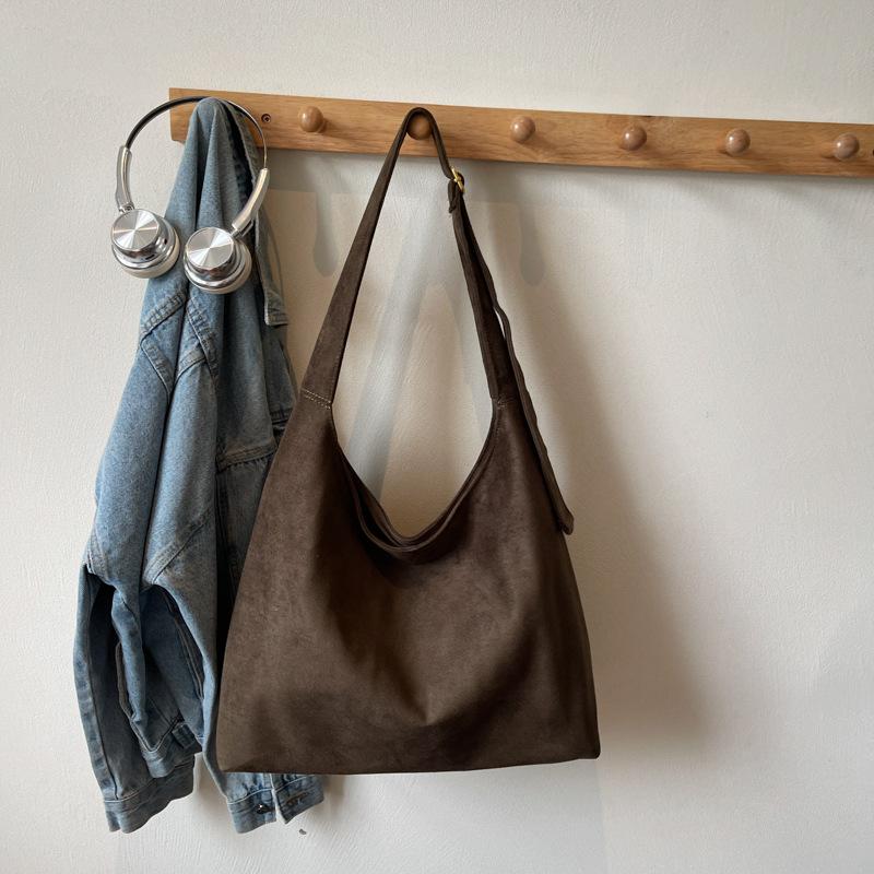 Ретро простая сумка-тоут большой вместимости осень и зима новая нишевая сумка через плечо повседневная для работы модная сумочка