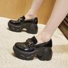 Британские лоферы женские черные на платформе маленькие кожаные туфли весна 2025 новая универсальная обувь на одной педали одинарные туфли с внутренней высотой подъема женщины