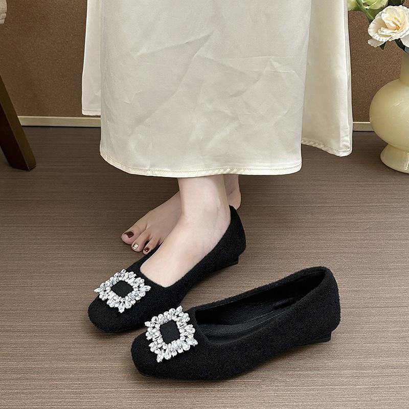 Французские вечерние туфли 2025 осень новинка плоская подошва квадратный носок маленький ароматный ветер одна педаль нежные с мелким вырезом одинарные туфли женская обувь