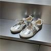 Весна 2025 года, новые женские туфли, ретро-спортивные туфли с круглым носком, серебристые, повседневные, универсальные, удобные, одинарные туфли для женщин