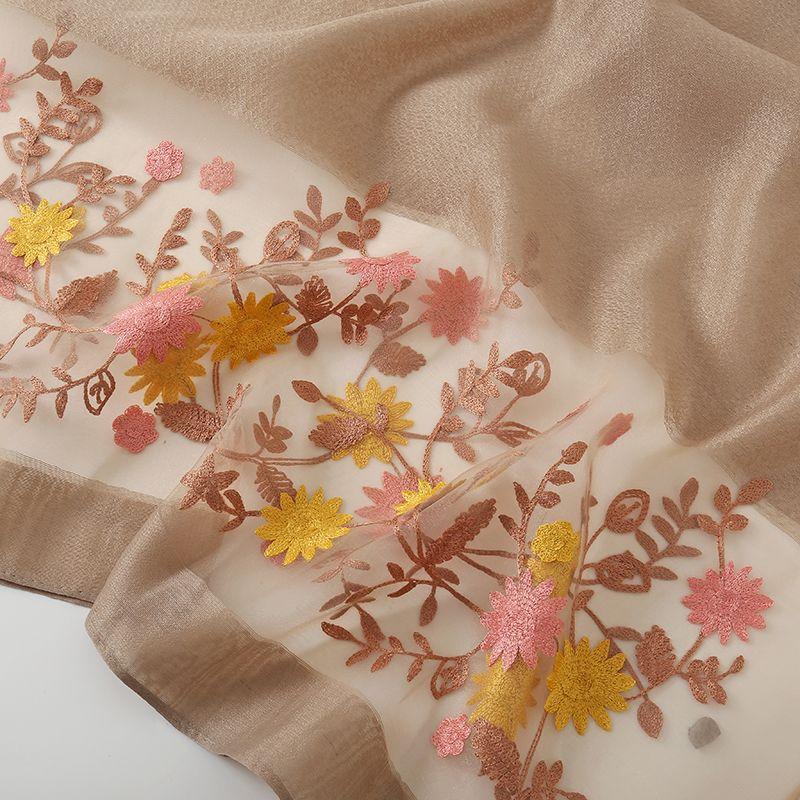 Элегантная шелковая шаль с цветочной вышивкой – дышащая, солнцезащитная и универсальная накидка для стильного тепла