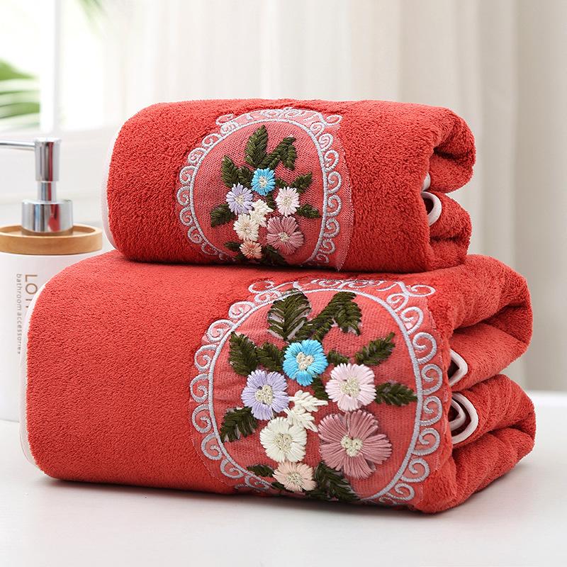 Soft and Absorbent Bath Towel with Embroidered Floral Pattern