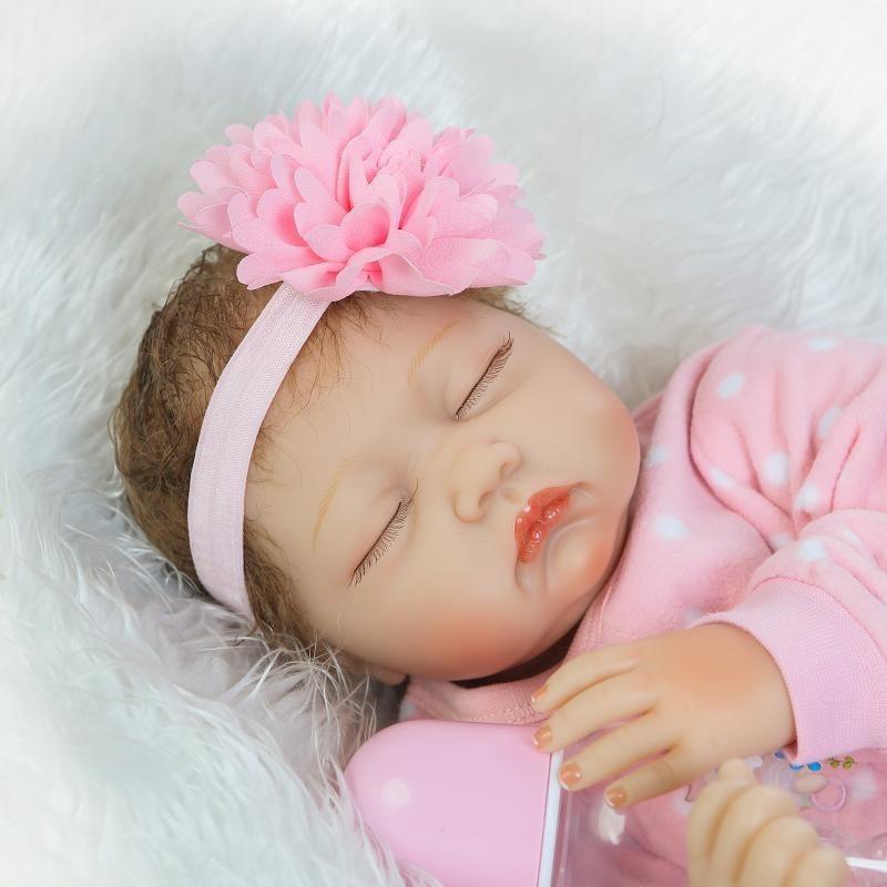 Popular 22 Inch Reborn Baby Dolls Sleeping Lifelike Soft Cloth Body Newborn Dolls Realistic Implanted Mohair Simulation Dolls for Kids Birthday Gfit