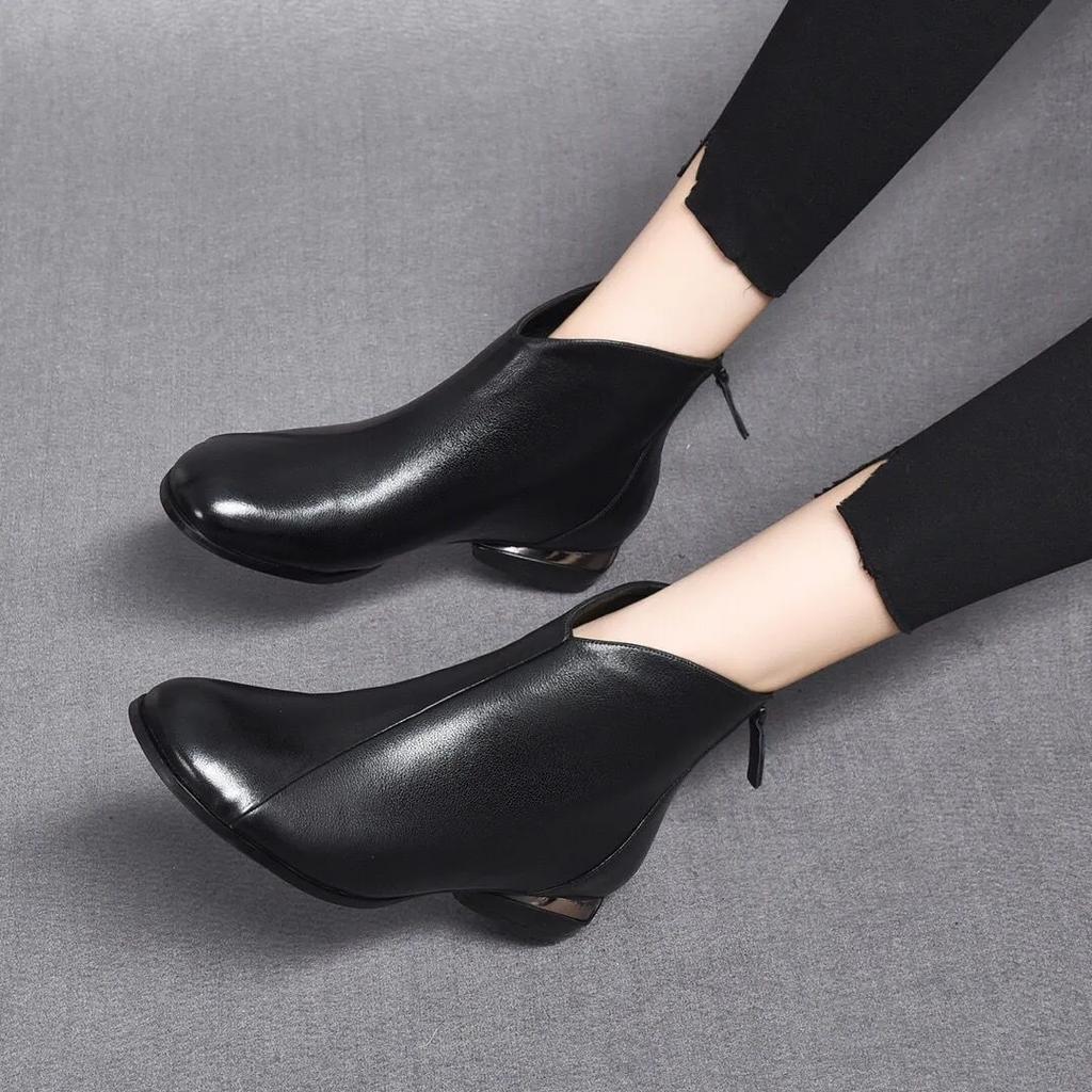 Fashion 2024 New Autumn Winter Warm Plush Low Heel Booties Women Fashion Ladies Ankle Boots Soft Sole Female Leather Short Boot Footwear