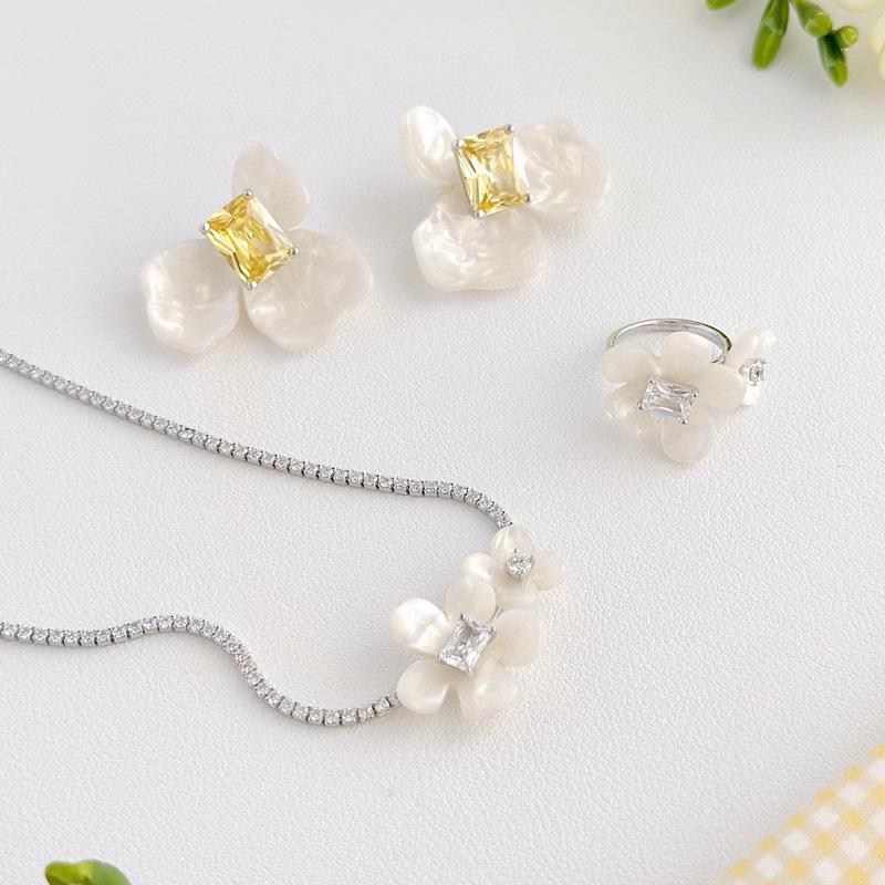 HEFANG Набор: Серебряное ожерелье с фрезией и серьги с цветочными драгоценными камнями - Женский японский/корейский стиль