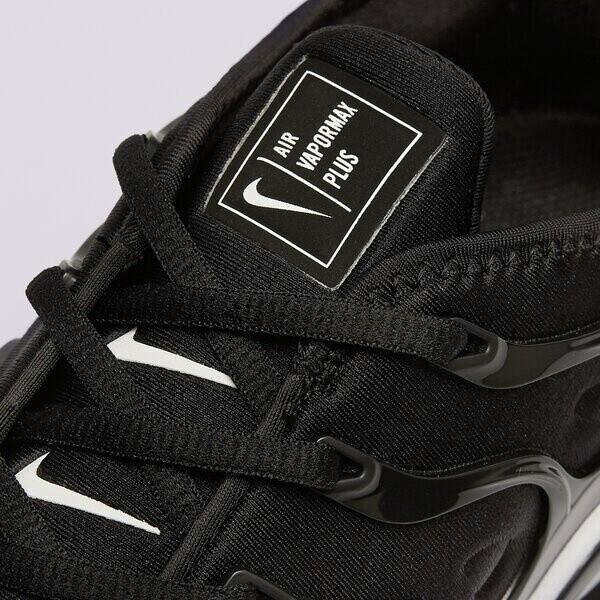 Кроссовки Nike Air VaporMax Plus black/white (011)