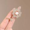 1pc Exquisite Style Gold Imitation Pearl Diamond Flower Shaped Brooch Lights Up Exquisite And Elegant Clothing Fashion Styling