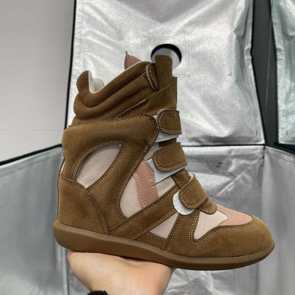 Реальные фото женских высоких кроссовок в том же стиле, что и у знаменитости