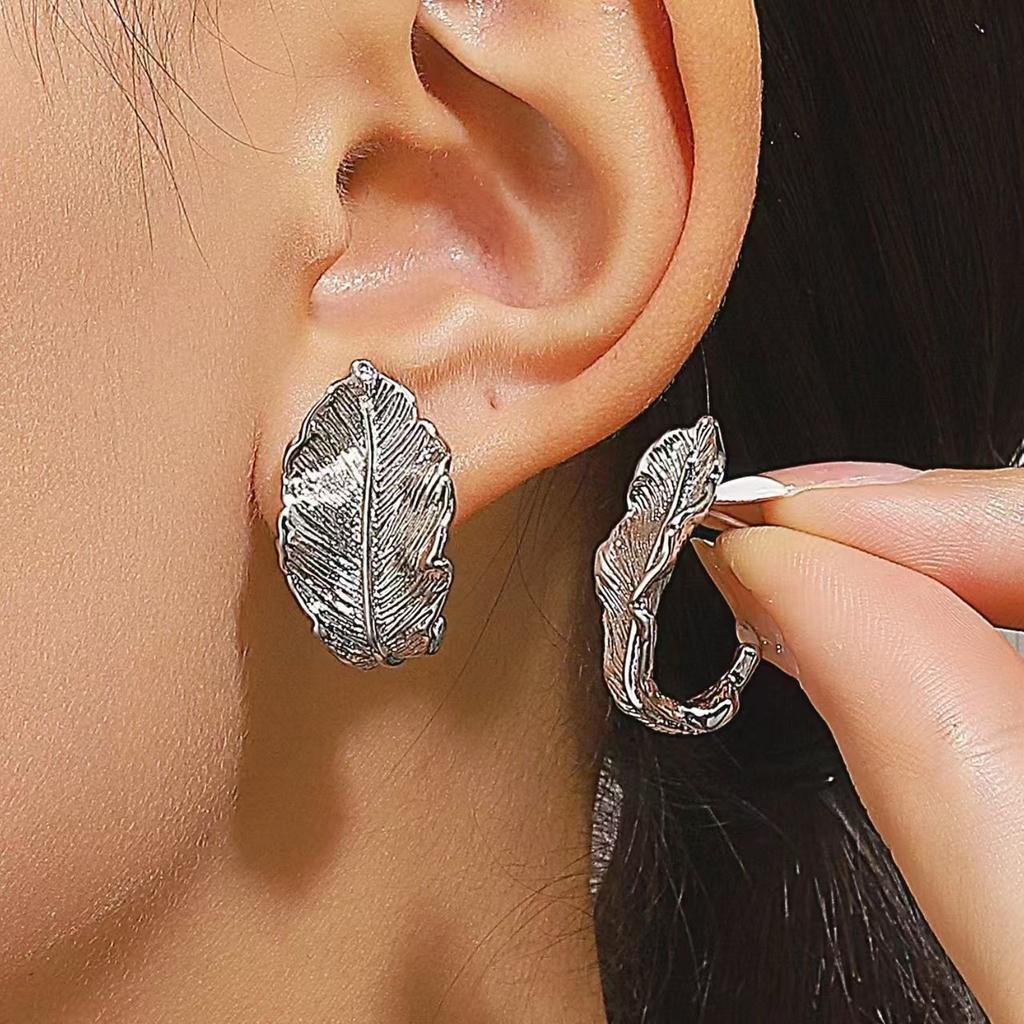 Европейские и американские серьги из сплава в стиле холодного ветра, женские ретро серьги в виде листьев, трансграничная бижутерия, модные серьги женские