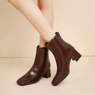 Осень и зима 2024 года. Новые универсальные женские ботинки телесного цвета с толстым каблуком и боковой молнией. Простые повседневные квадратные короткие ботинки для женщин.