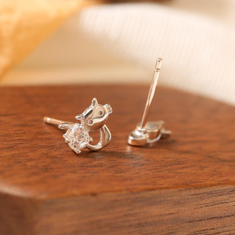 Мини-милые серьги с котятами Xiaoyu, женские модные серьги с индивидуальным нишевым дизайном
