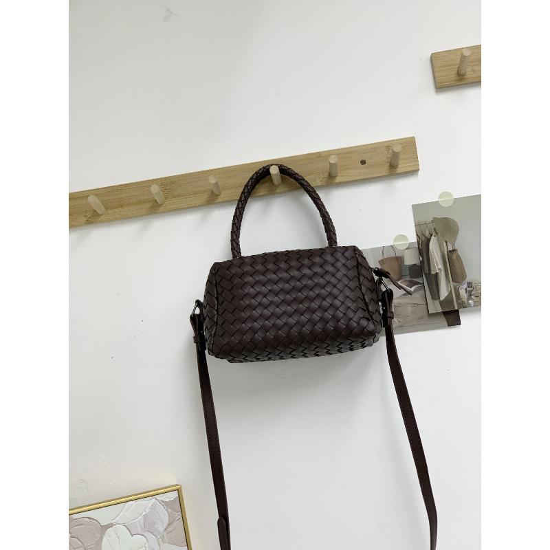 Новая плетеная сумка для женщин, нишевая, высокого класса, винно-красная, ручная, на одно плечо, маленькая квадратная сумка-подушка для камеры