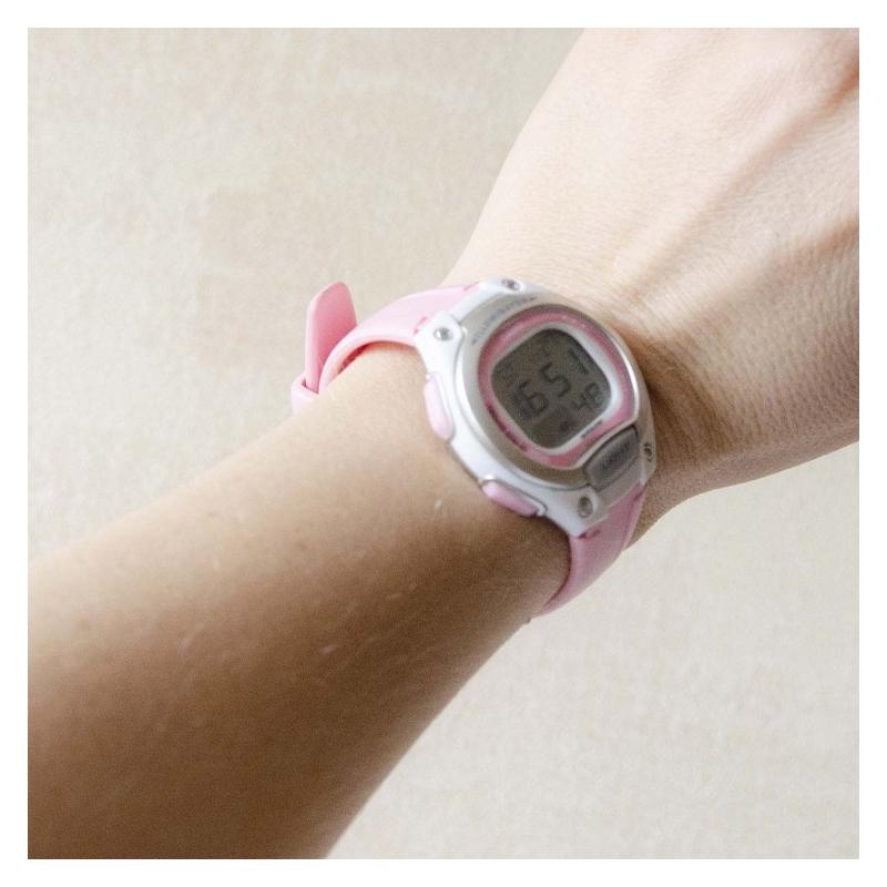 Casio Серия CASIO YOUTH - Серия с дисковым цифровым дисплеем Ретро Спортивный тренд Кварцевый механизм Ремешок из смолы Японские и корейские часы Женские LW-203-4AVDF