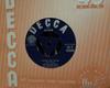 7-дюймовая пластинка STARGAZERS - Close The Door 45F10594 Decca 1955 UK Поп Б/У
