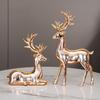Yousheng 2Pcs Пара оленей Статуэтка стоящая, лежащая статуэтка оленя из смолы Скульптура лося Рождество Домашний Офис Книжная полка Украшение для рабочего стола Орнамент