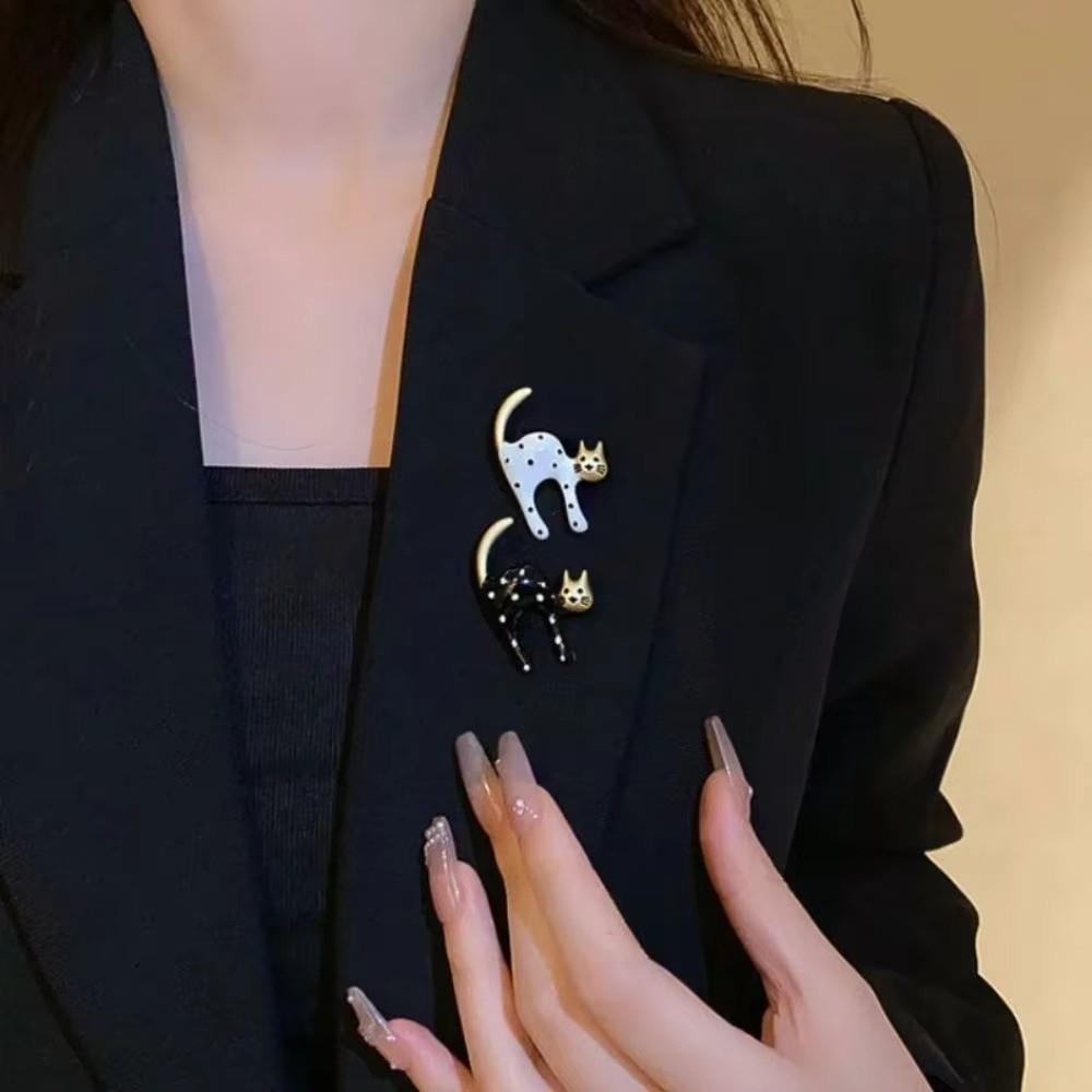 Black White Cat Brooches Enamel Scarf Adjuster Fashion Clothing Fixing Pins For Men Women