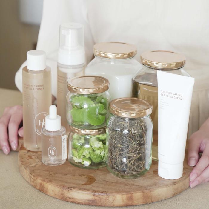 HEVE BLUE Очищающее пенящееся средство с центеллой и лососем 200 мл