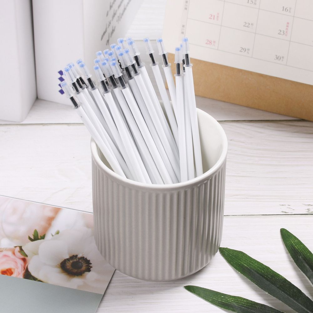 10 шт./лот, новые письменные принадлежности, фирменный белый цвет, корпус гелевой ручки, сменные стержни для черных чернил, средний наконечник