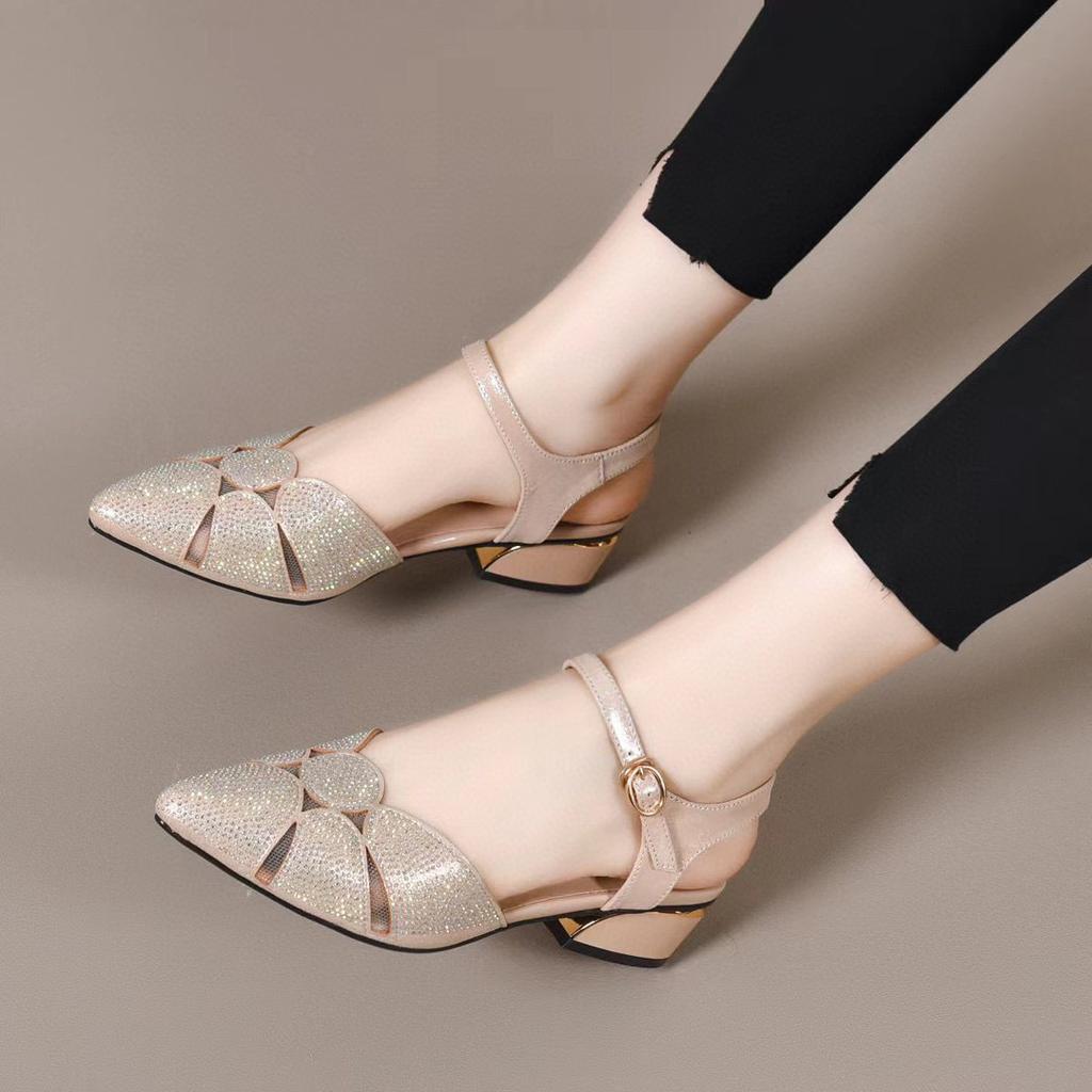 Pointed Sandals Women's 2025 Summer New Sheepskin Hot Diamond One-word Buckle Flat-soled Sandals Temperament Bag Head Empty Women's Shoes