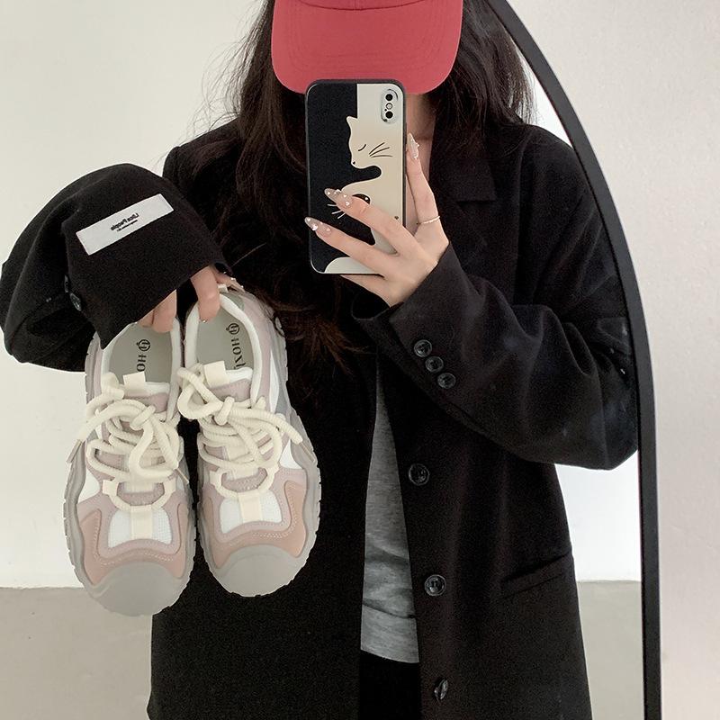 Круглый носок показывает маленькие и высокие кроссовки на толстой подошве для женщин 2025 новая летняя легкая и дышащая уродливая милая спортивная обувь