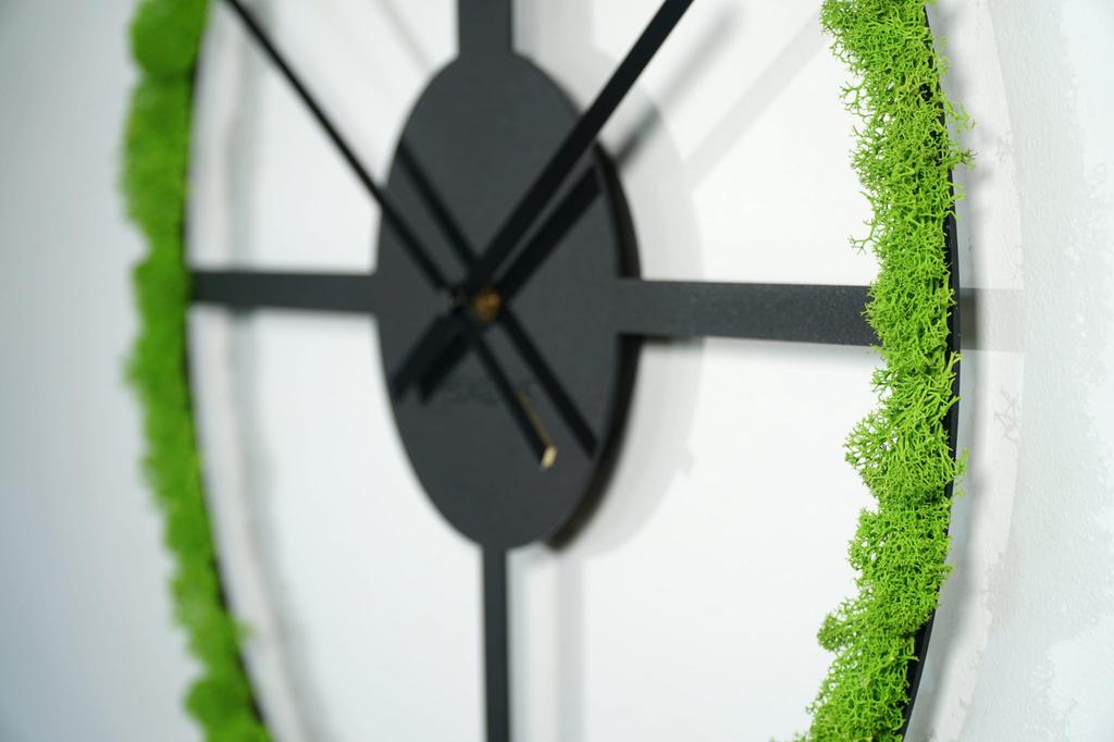 Black metal wall clock with moss 50cm