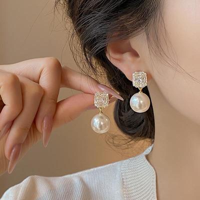 Серебряные серьги-иглы класса люкс с квадратным цирконием и жемчугом, модные, темпераментные.