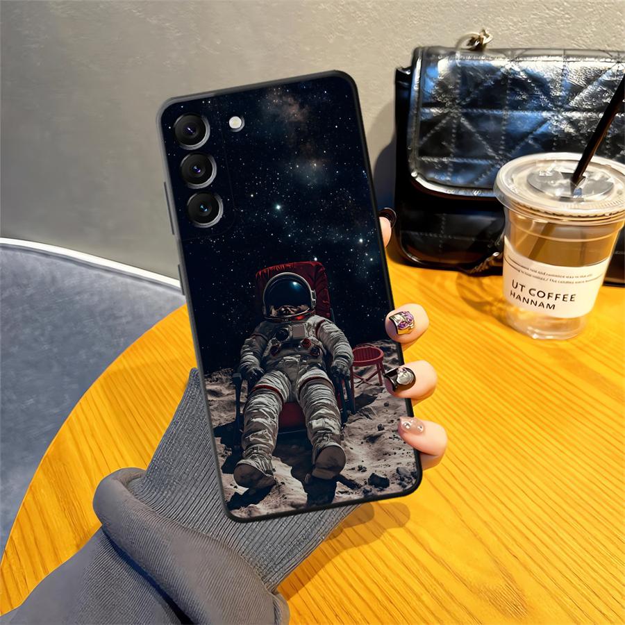 Чехол-накладка с рисунком Астронавта для Samsung Galaxy A25 A16 A53 A17 A37 A05 A57 A15 A52 A36 A06 A73 A51 A55 A23 A70 A50