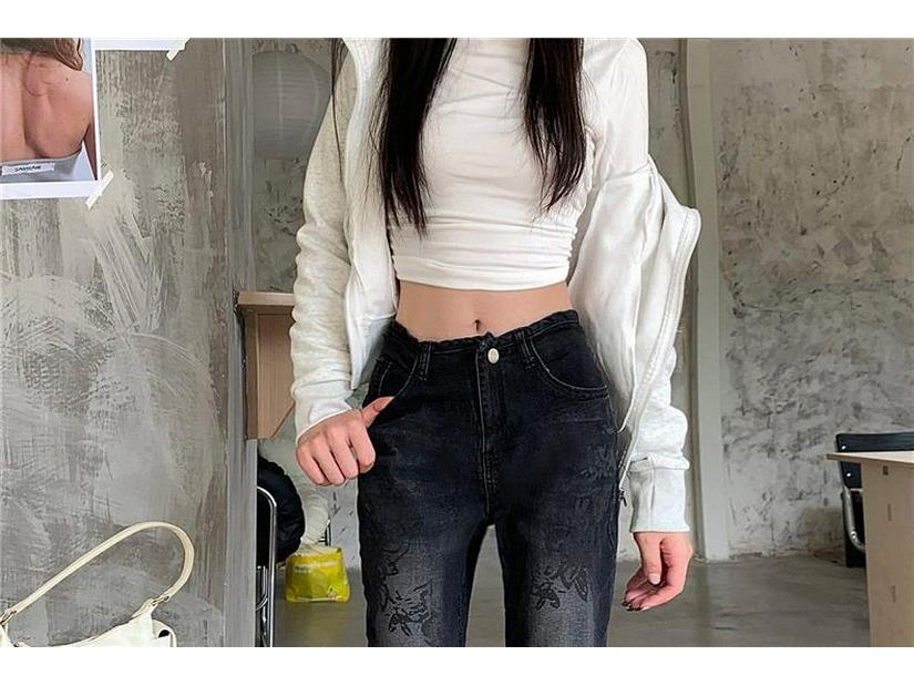 Женские джинсы с микро-клешем, подвергшиеся водной стирке - Стиль 'Hot Girl', Облегающий крой, Моделирующие фигуру, Модные INS-новинки, Драпированные длинные брюки в форме подковы.