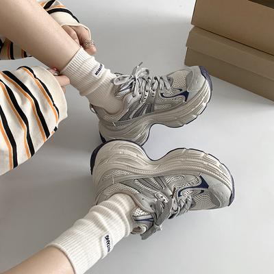 Ретро универсальные туфли для ног показывают небольшой рост, увеличивающий платформу, папины туфли, женские, 2025, новые осенние легкие повседневные спортивные туфли