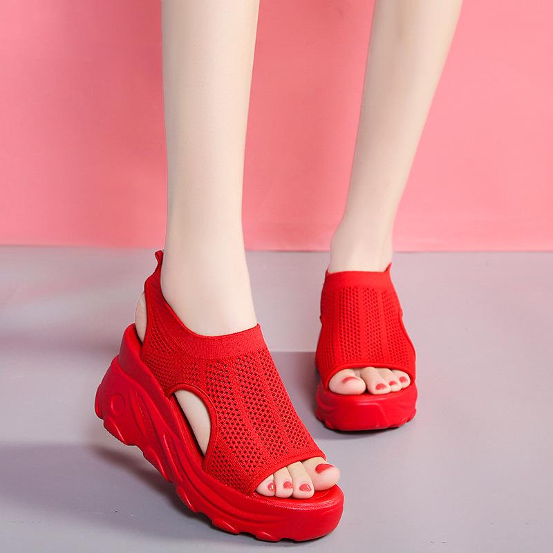 Новые водонепроницаемые плетеные студенческие повседневные модные универсальные модные сандалии для женщин