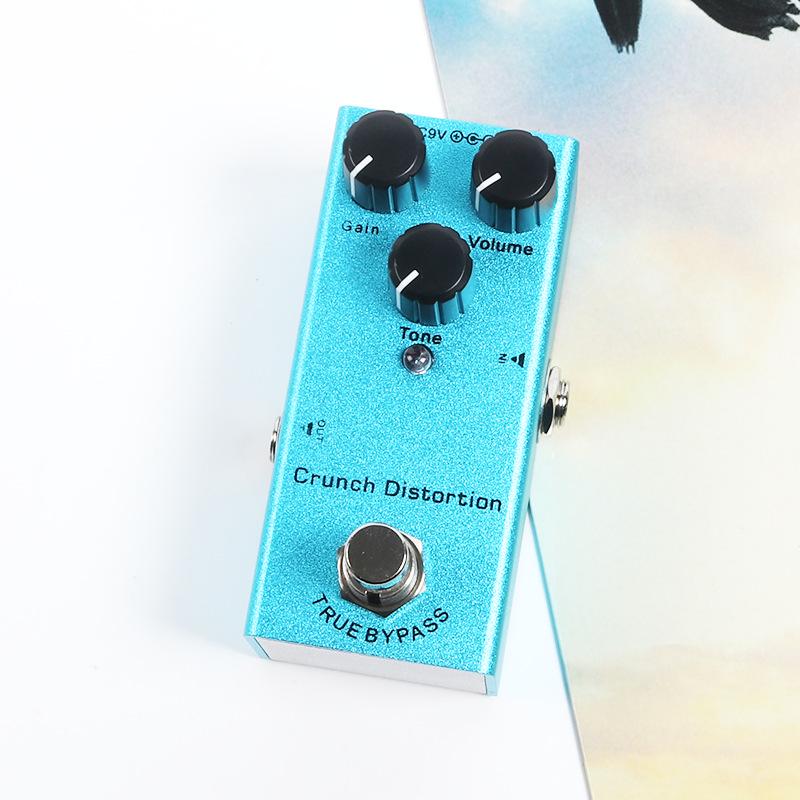 Компактная педаль эффектов для электрогитары: 10 эффектов, включая эквалайзер, дисторшн, овердрайв, фузз, хорус, симуляцию и задержку.