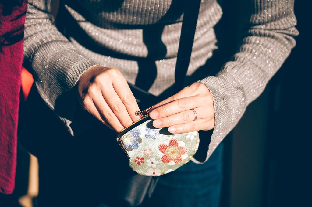 Kyoto Geibido Clasp Handcrafted by Japanese Made In Japan Dew Nishijin-ori 3.3-inch Wallet, Artisans, Pattern, (Pink, Grass)