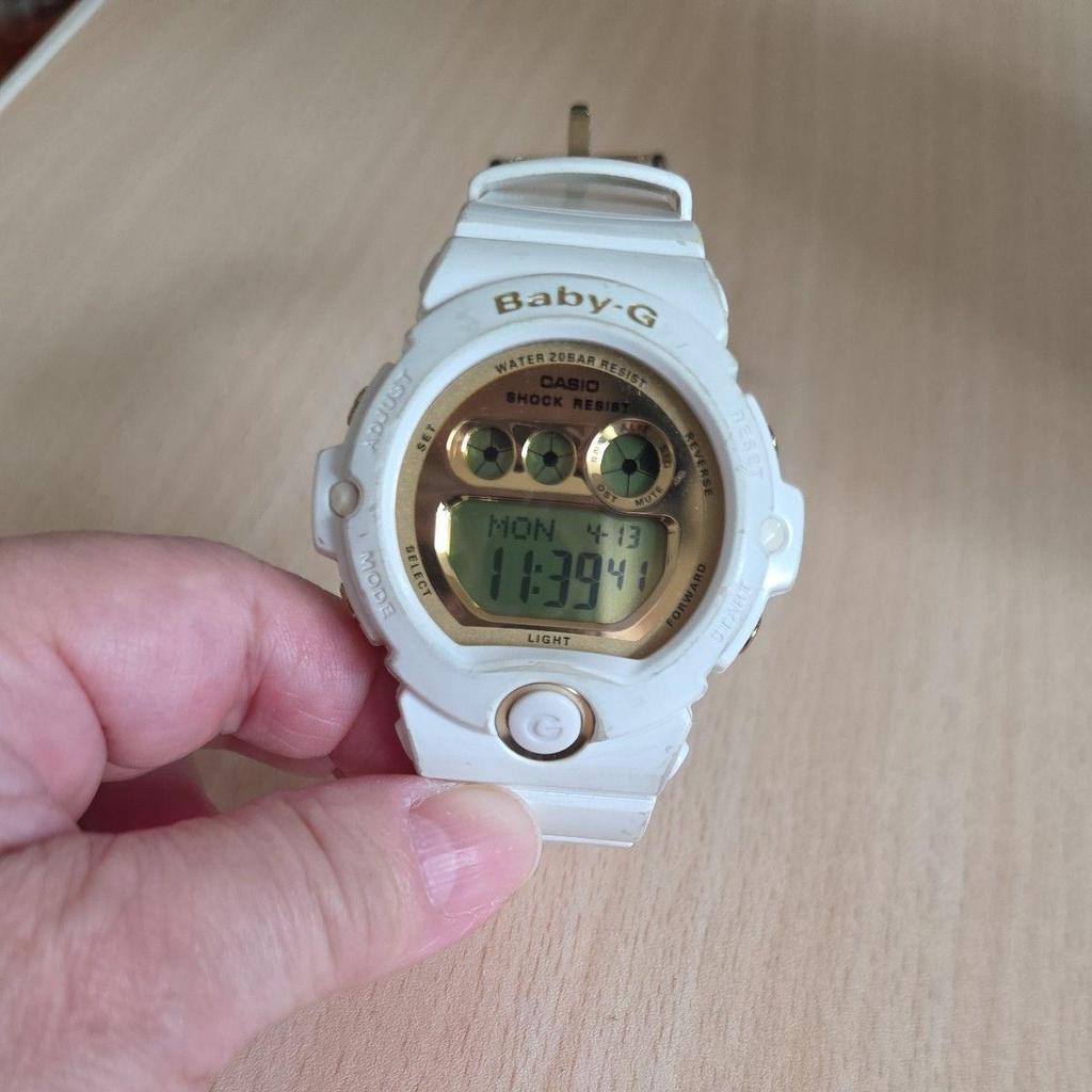 Б/у Цифровые часы CASIO Baby-G Белые SHOCK RESIST