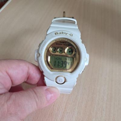 Б/у Цифровые часы CASIO Baby-G Белые SHOCK RESIST