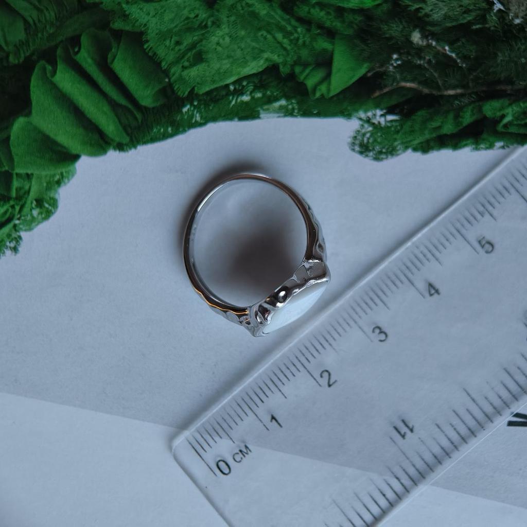 Серебряное кольцо с натуральным перламутром, вес изделия 3,2 гр (60002224)