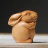 Резная фигурка кролика по знаку зодиака из золотого сандалового дерева – Ручная работа, животное из цельного дерева