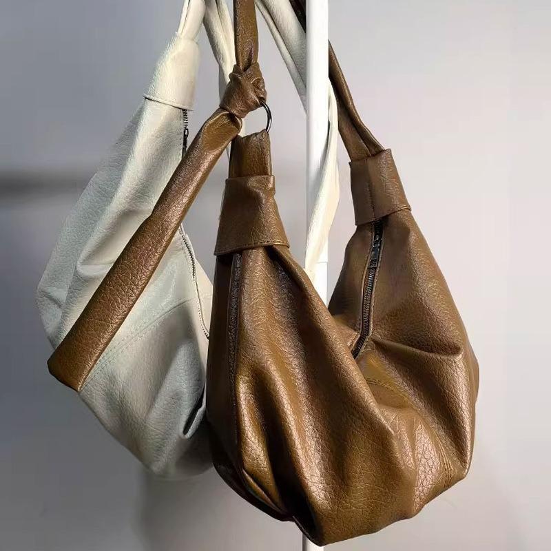 Вместительная ретро-сумка-пельмень из мягкой кожи с плиссировкой, в ленивом повседневном стиле, универсальная, с рогом, на плечо, мессенджер
