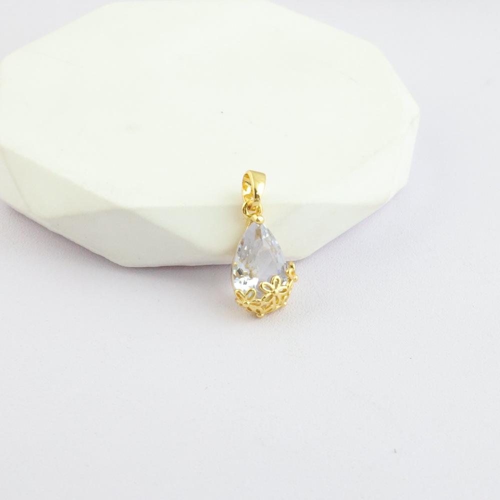 Elegant Copper Fox Gourd & Four-Leaf Clover Necklace with Zircon & Butterfly Accents for Women.