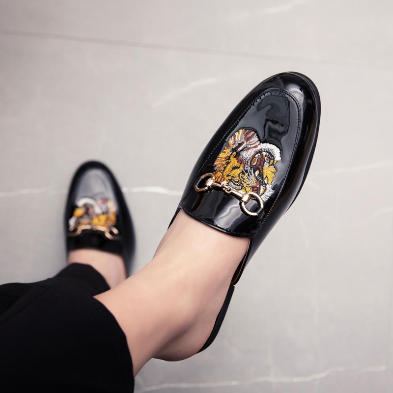Британский стиль мода черный вышивка мужские мокасины обувь блестящая кожа повседневная обувь мужчины удобные полутапочки мужчина Zapatos Hombre