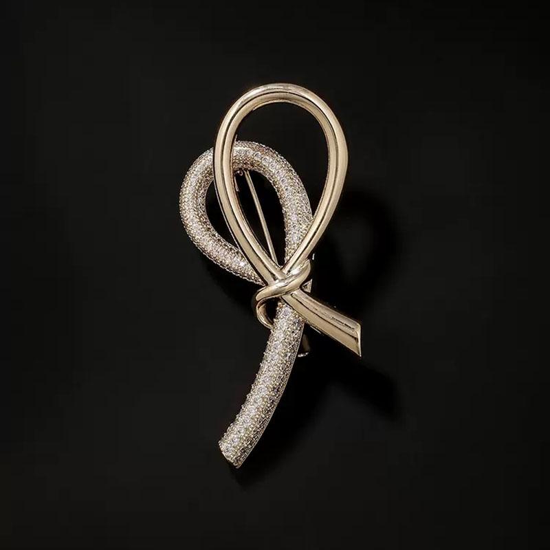 Элегантная брошь-бантик: Женская модная брошь для свитеров и костюмов