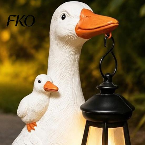Resin Duck Statue with Flowers Garden Solar Lantern, Cute Mom And Baby Sculpture Outdoor Decor Lamp, Waterproof Light for Yard Lawn Patio